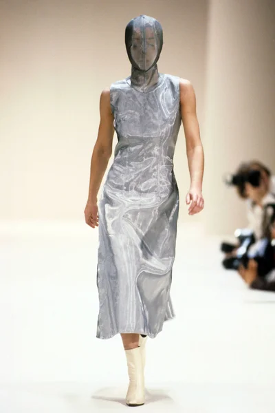 Look 32